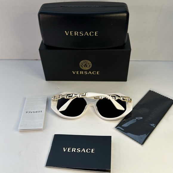 New Authentic Versace VE 4395 (314/87) sunglasses - Picture 11 of 13